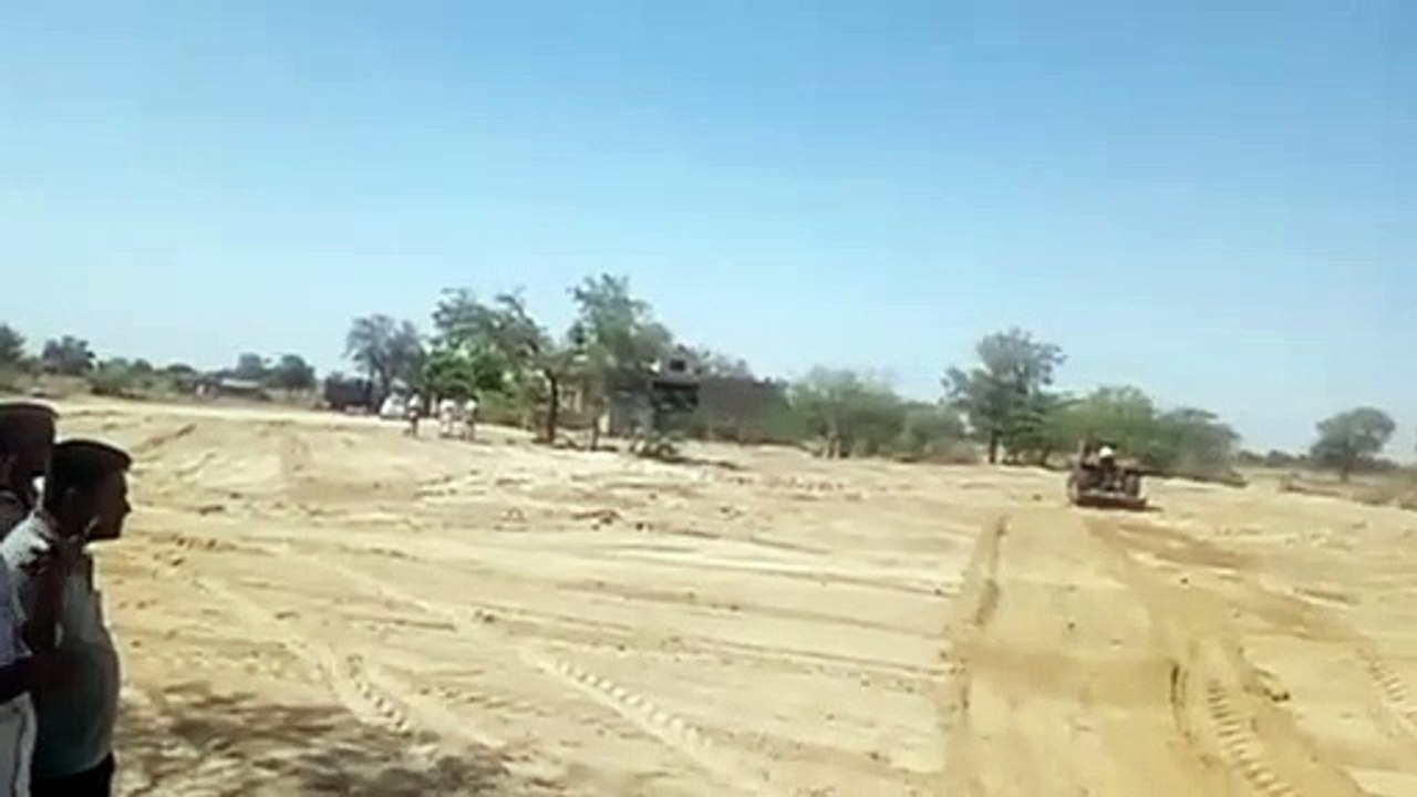 अवैध बजरी का भारी स्टॉक जब्त, फिर ऐसे किया नष्ट