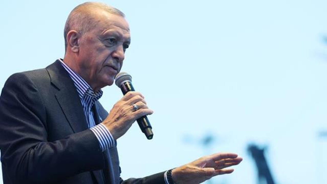 Cumhurbaşkanı Erdoğan'dan, "Seçimleri kazanırsanız ilk icraatınız ne olacak?" sorusuna yanıt: Kardeş, dost ülkeleri ziyaret edeceğiz