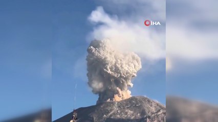 Popocatepetl Yanardağı’nda şiddetli patlama: Küller evlere kadar ulaştı