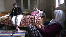 Adıyamanlı 105 yaşındaki Fatma nine ve 80 yaşındaki kızının duygu dolu konuşmaları