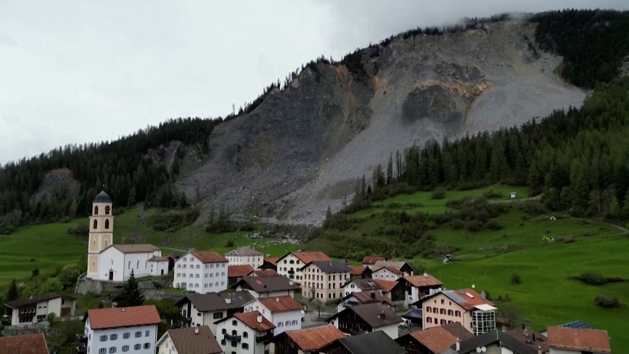 Menacé par un éboulement imminent, un village en Suisse contraint d'évacuer ses habitants