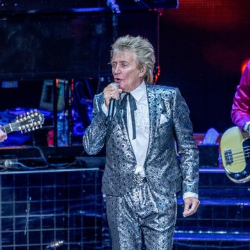 Sir Rod Stewart compares Vladimir Putin to Hitler