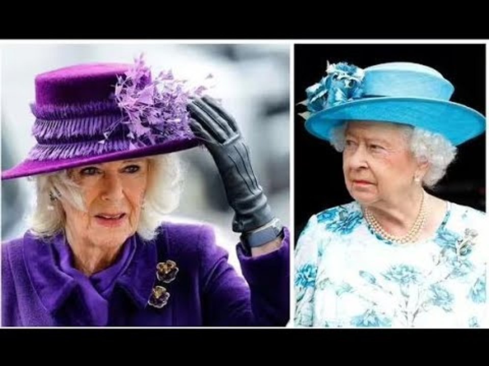 La regina Camilla ha abbandonato l'accessorio da 130 sterline "per rispetto della regina Elisabetta