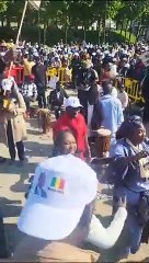 Place Stalinegrad: Manifestation Apr en cours à Paris