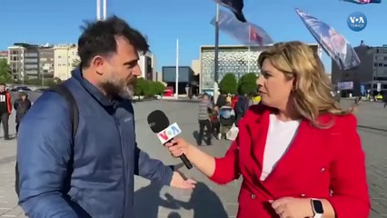 Seçim Yasakları Öncesi VOA Türkçe Ekibi Taksim Meydanı'nda