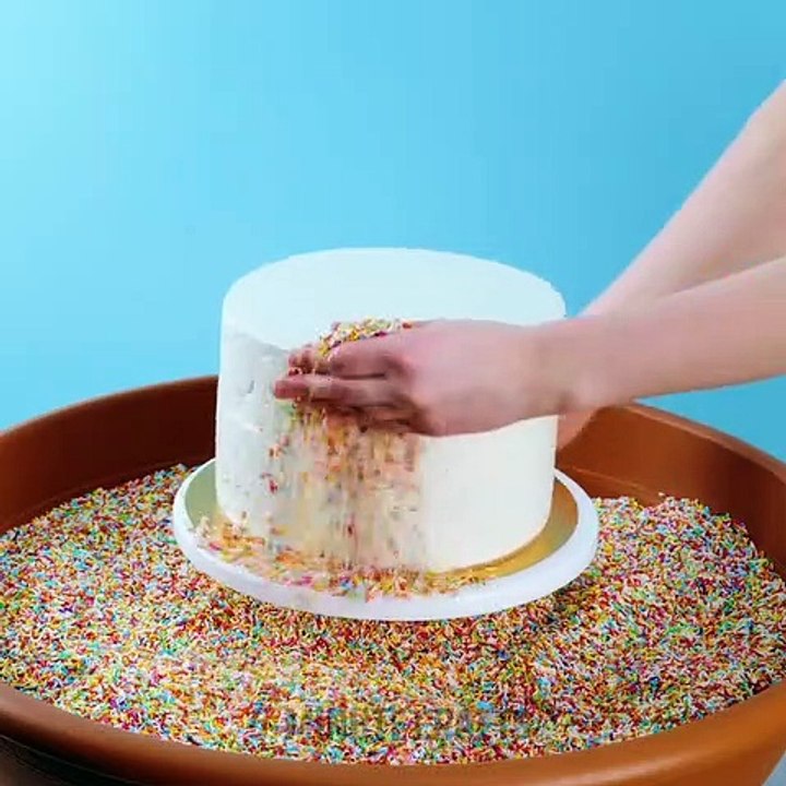 Easy Ways To Decorate Cakes and Desserts Like A Pro.