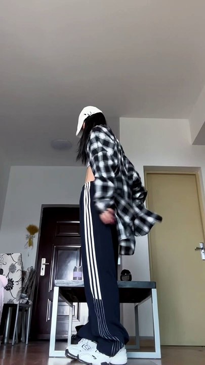 Obsessed with this trend / Dont miss the end / Dance in home