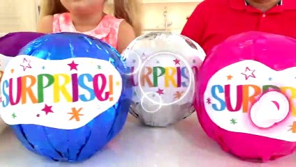 Diana and Roma Play with Colored Surprises