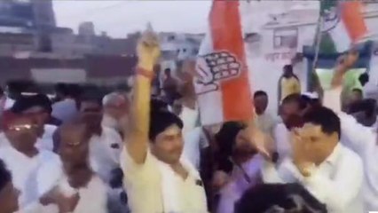 आगरा: कर्नाटक चुनाव में मिली जीत के आगे निकाय चुनाव की हार को भूले कांग्रेसी