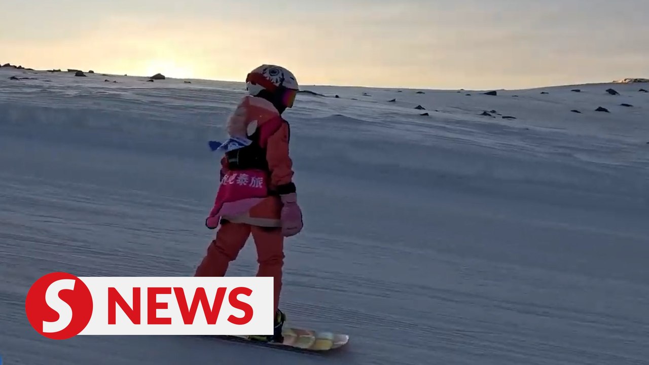 An unusual summer thrill: ski resort welcomes visitors in Xinjiang