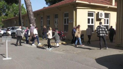 İzmir'de oy verme işlemi başladı