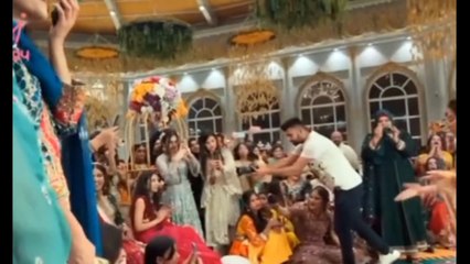 Sistrology in Weddings: Sisters Enjoying the Celebration