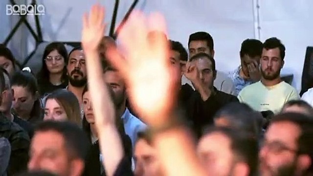 Depremzedenin Mustafa Sandal'dan şarkı istediği anlar gündem oldu