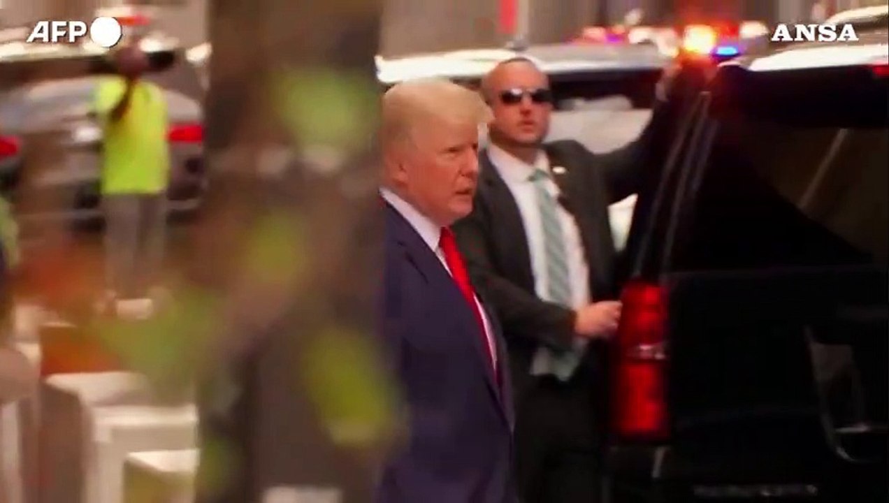 Trump show, "tagli alla spesa o meglio il default"