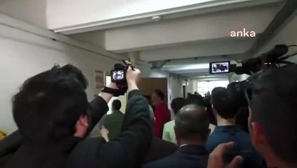 Kaftancıoğlu ile Şık, oy vermek için gittikleri okulda karşılaştı