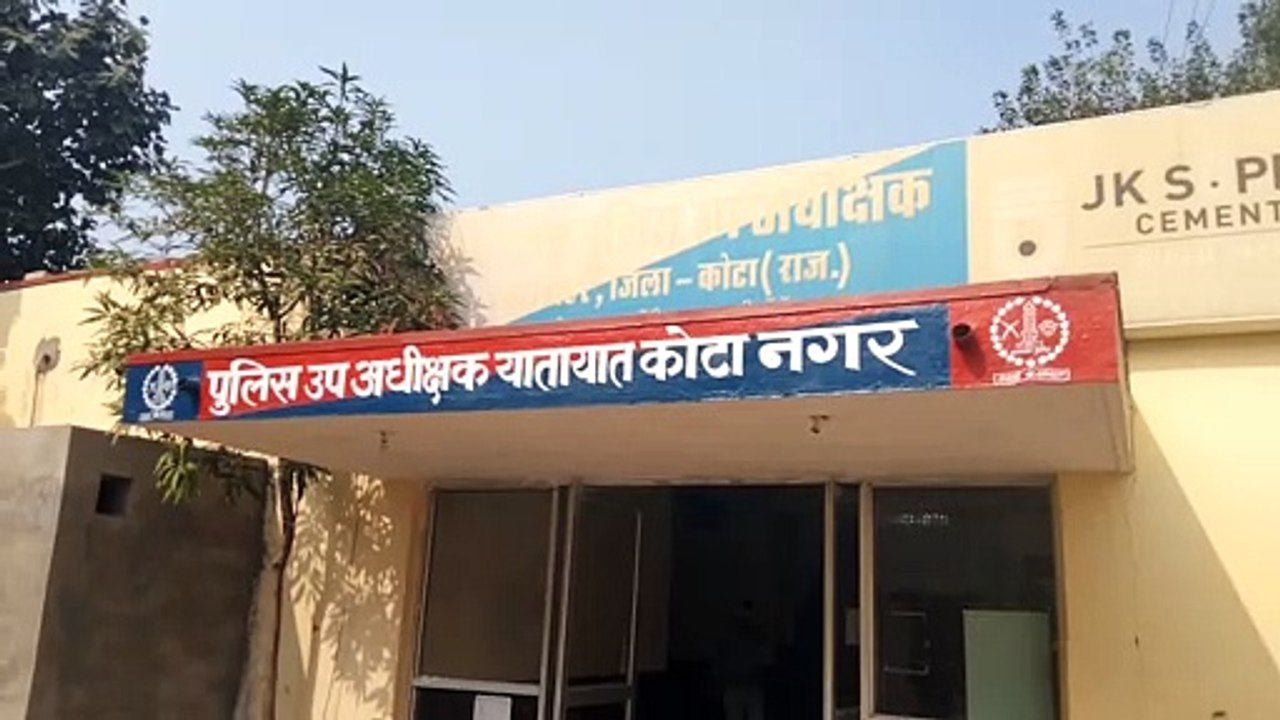वाहन चालकों को भारी पड़ गया बिना हेलमेट निकलना
