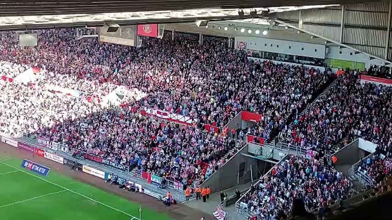 Sunderland fans give round of applause for Nikki Allan at Luton play-off leg one match