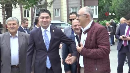 MHP Genel Başkan Yardımcısı Özdemir, anne ve babasıyla oyunu kullandı