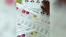 Şanlıurfa'da bir vatandaşın oy pusulalarına seri bir şekilde Erdoğan'a oy bastığı iddiası gündem oldu