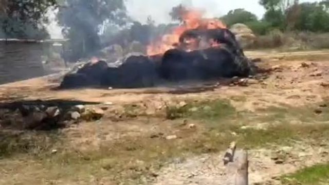 నర్సాపూర్: వరుస అగ్ని ప్రమాదాలు.. 200 గడ్డి మోపులు దగ్ధం