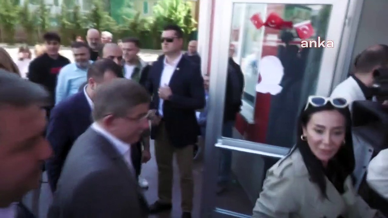 Gelecek Partisi Genel Başkanı Davutoğlu oyunu kullandı: Bu halkın kararı ne olursa ona hiç tereddütsüz saygı göstermemiz gerekir