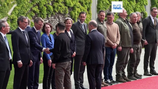 Berlino, Zelensky ringrazia la Germania. Insieme riporteremo la pace in Europa