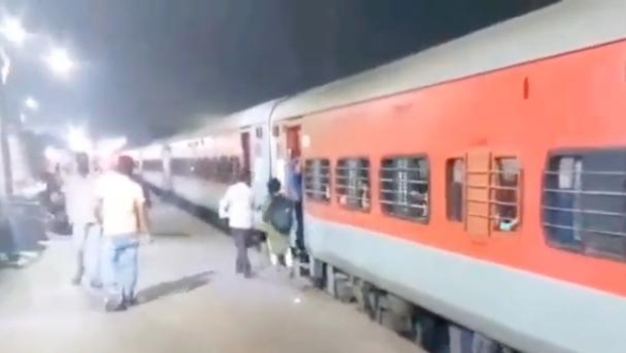 चन्दौली: पलक झपकते ही यात्रियों के साथ करता था ये 'गंदा काम', ऐसे खुला राज