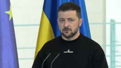 Descargar video: Guerre en Ukraine : en Allemagne, Zelensky revient à la charge pour la livraison d’avions de combat