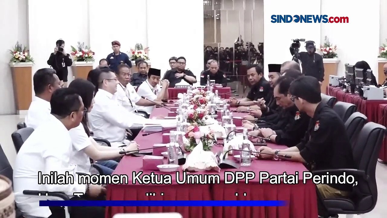 Momen Hary Tanoesoedibjo Serahkan Berkas Bacaleg DPR RI ke Ketua KPU