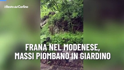 Frana nel Modenese, massi piombano in giardino