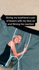 Elle offre un boxer très original à son copain, sa réaction est hilarante