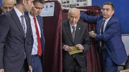 Bahçeli'nin oy kullandığı sandıktan Kılıçdaroğlu birinci çıktı