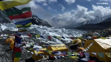 "رجل القمة" للمرة السادسة والعشرين.. مرشد شيربا يتسلق جبل إيفرست ويحطم رقما قياسيا بعدد مرات الوصول