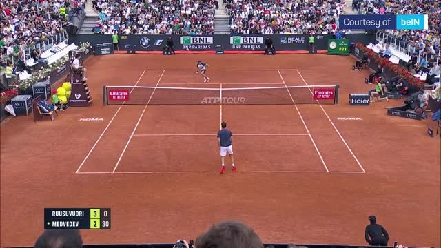 Medvedev finally wins at the Italian Open