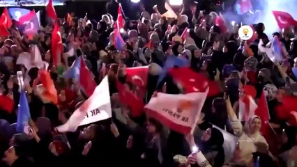 Cumhurbaşkanı Erdoğan: Birileri mutfakta, biz de balkonda!