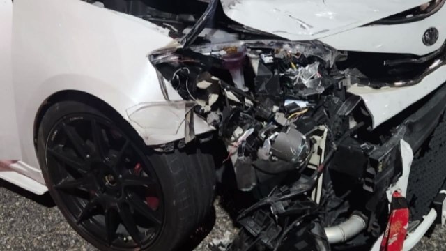 인천 청라동 삼거리에서 승용차 2대 충돌...1명 경상 / YTN