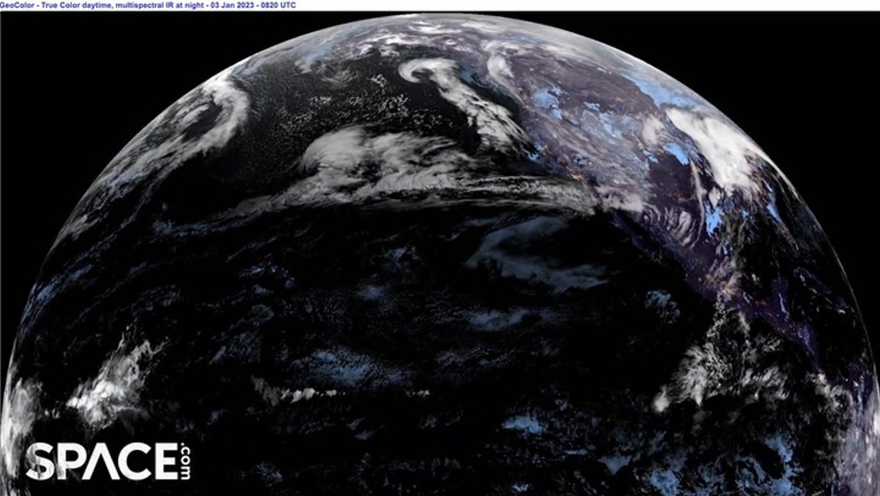 Time-Lapse Of A Powerful Bomb Cyclone Storm Forming
