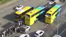 경부고속도로 서울 방향서 버스 추돌...10여 명 다쳐 / YTN
