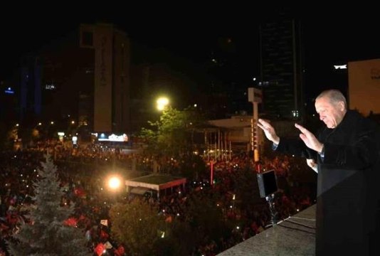 Balkon konuşması yapıldı mı? Balkon konuşmasını kim yaptı? Seçimlerde son durum ne?