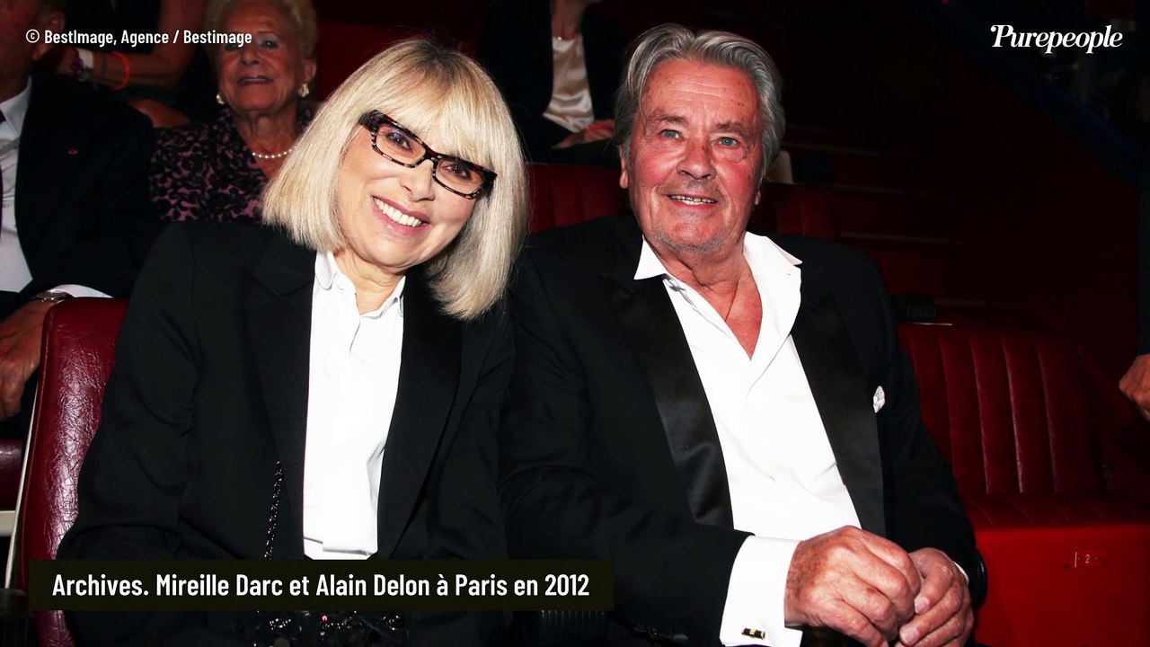 Mireille Darc : Cette raison très triste pour laquelle elle n'a pas eu d'enfants avec Alain Delon