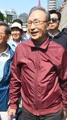 청계천 찾은 MB “尹 용기있게 잘하고 있다…4대강 해체는 정치적”