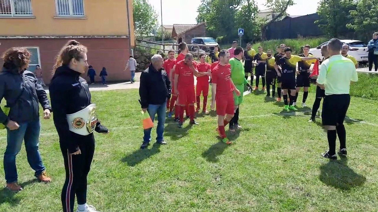 L'ENTRÉE DES JOUEURS ET DE LA CHAMPIONNE EVA GUILLOT AS DU PIC VS CHATEAUNEUF DE GALAURE DIMANCHE 14 MAI 2023