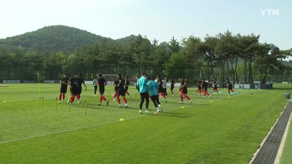 아시안게임 정상 노리는 황선홍호 "스트라이커는 부족해서, 측면은 넘쳐서 고민" / YTN