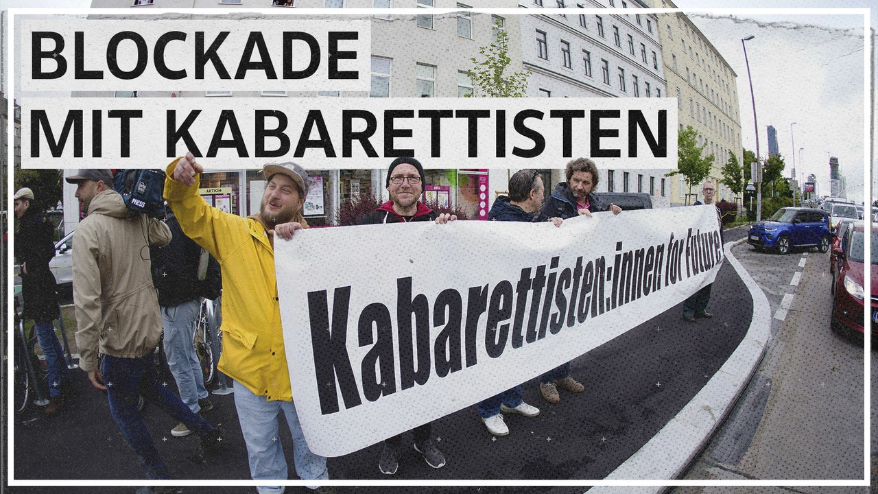 Letzte Generation und Kabarettisten blockieren Brücke in Wien