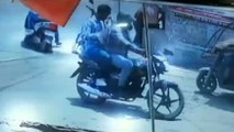 मैनपुरी: बाइक सवार बदमाशों ने रिटायर बैंक कर्मी से की लूट, सीसीटीवी में कैद हुई घटना