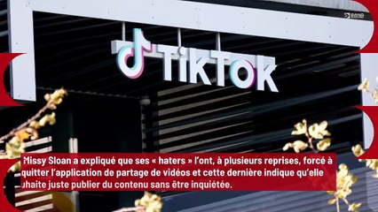 Une femme bannie de TikTok à cause de ses tatouages faciaux !