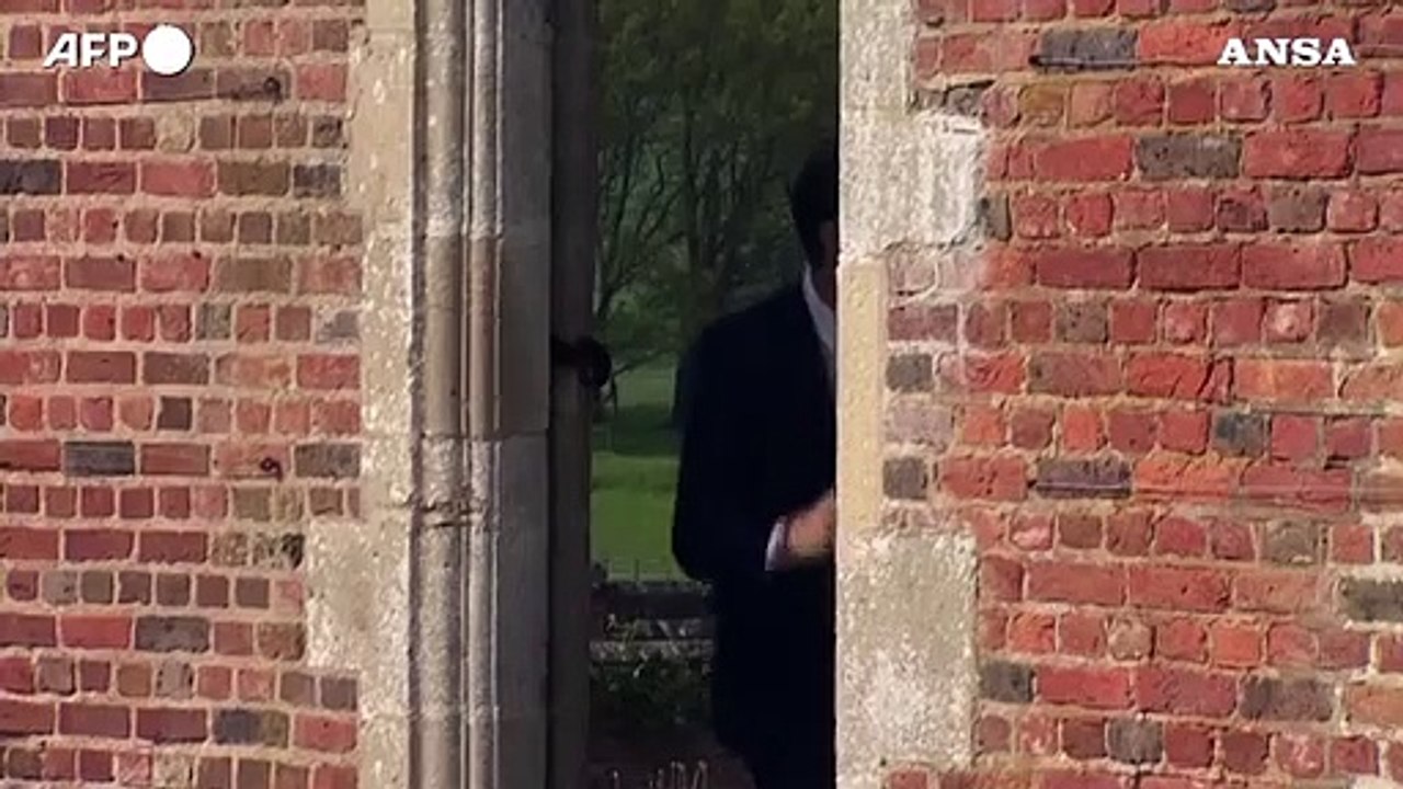 Zelensky nel Regno Unito, accolto dal premier Sunak nella sua residenza di campagna