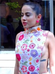 Urfi Javed spotted in Andheri, stepping into the bustling Novotel Mumbai International Airport