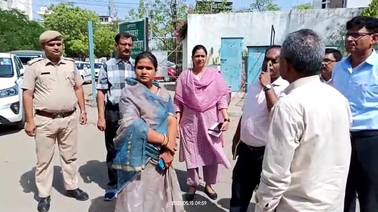 15 दिन बाद भी नहीं सुधरे हालात...महापौर को औचक  निरीक्षण में मिले कचरे के ढेर, नालियां भी नहीं थी साफ
