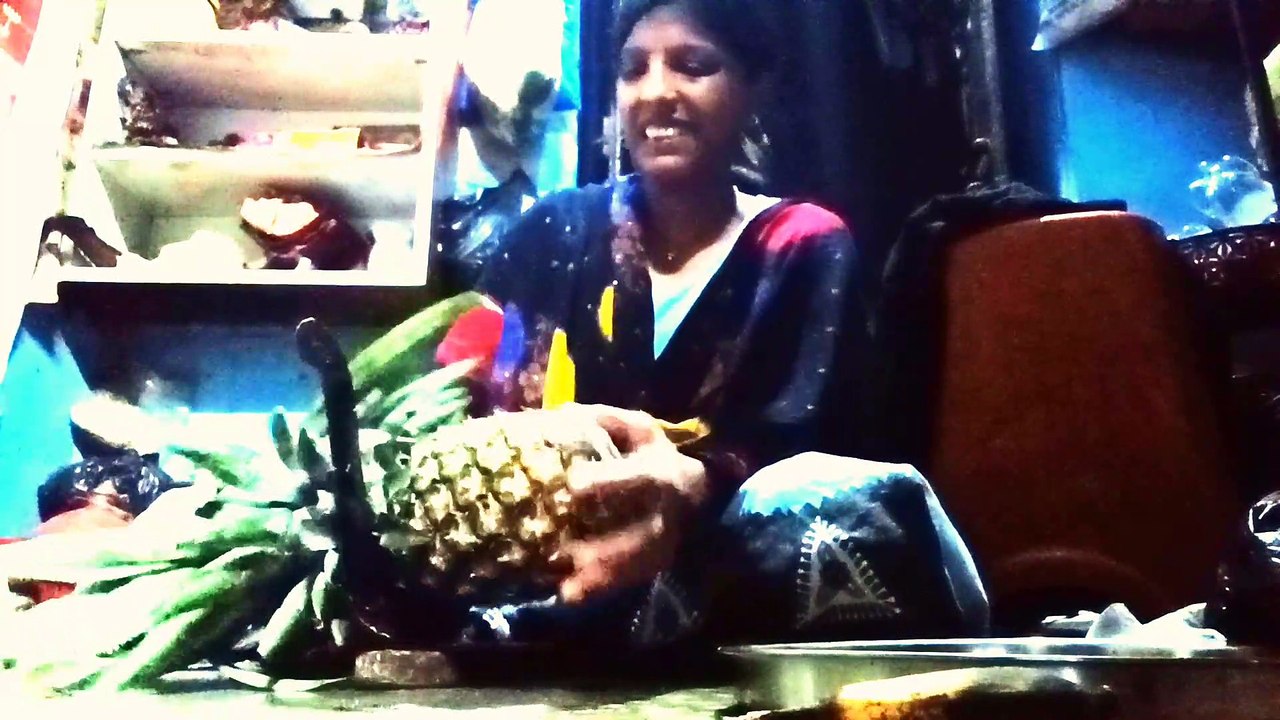 ମୁଁ ପ୍ରଥମ ଥର ପାଇଁ ସପୁରି ପଣଷ କାଟିଲି /Pineapple Cutting /Odia Vlog / Odia Jhia Mona /Mona Lifestyle